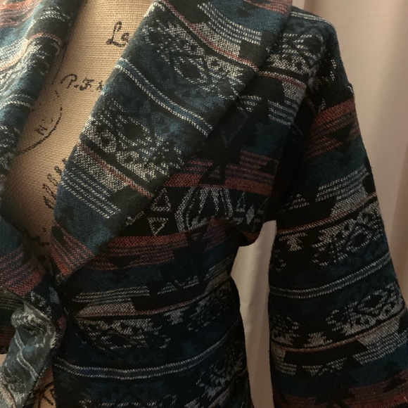 Printed single button coat in Size Medium - Picture 3 of 5